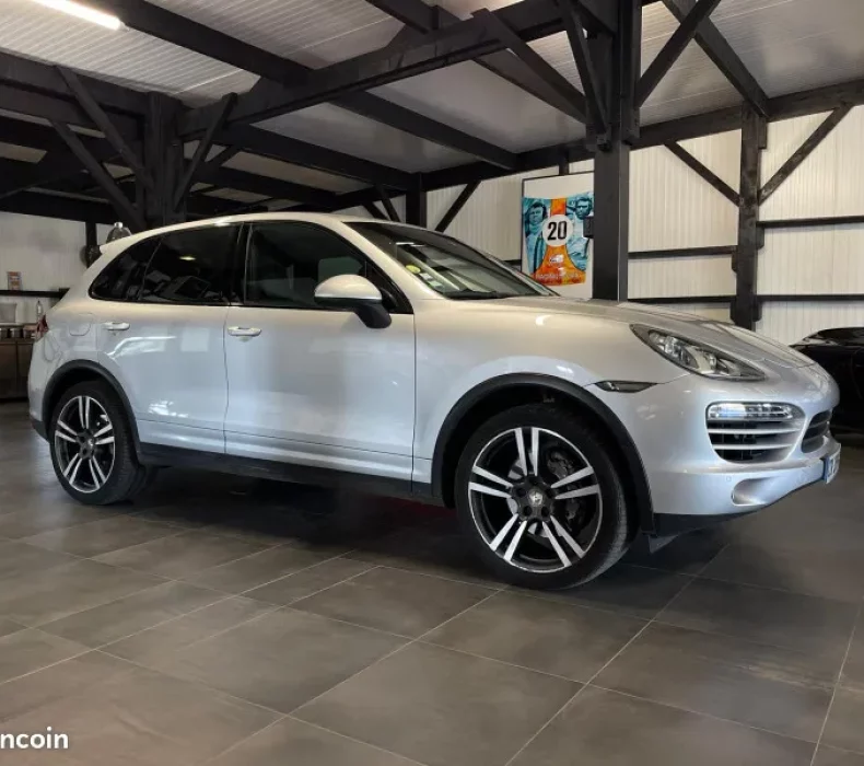avant Porsche cayenne II (958)